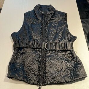 Like new - White House Black Market black quilted vest with zip and belt